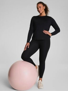 SPANX Activate Long Sleeve Top in Very Black. Size M. NWT